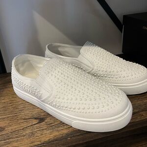 Lulu’s Pearl Sneakers